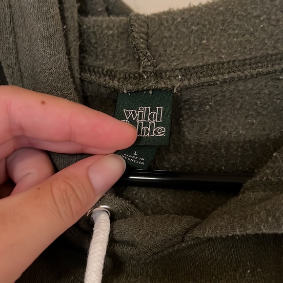 CROP SWEATSHIRT (OLIVE) - Picture 3 of 4